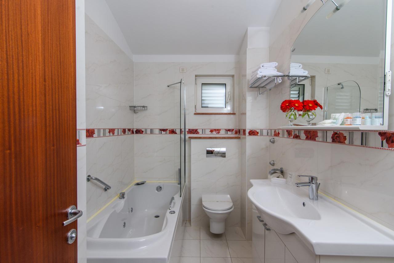 Villa Mediterana Seget Vranjica Exteriér fotografie